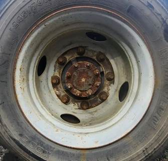 HUB PILOT NA Hub for a 2006 Chevrolet C5500