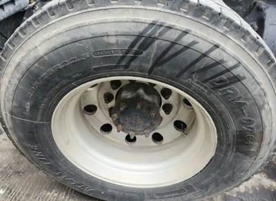 HUB PILOT NA Hub for a 2013 Freightliner Cascadia 125