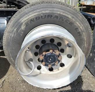 HUB PILOT NA Hub for a 2020 Freightliner Cascadia 125