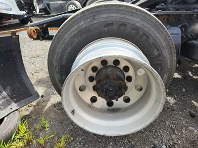 HUB PILOT NA Hub for a 2020 Freightliner Cascadia 125