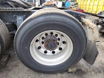 HUB PILOT NA Hub for a 2014 Freightliner Cascadia 125