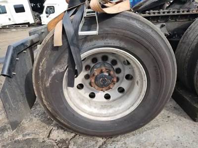 HUB PILOT NA Hub for a 2014 Freightliner Cascadia 125