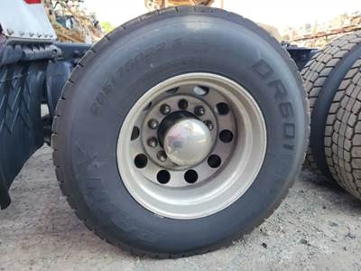 HUB PILOT NA Hub for a 2015 Freightliner Cascadia 125