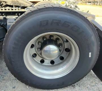 HUB PILOT NA Hub for a 2015 Freightliner Cascadia 125