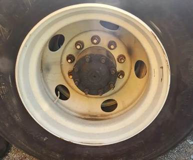 HUB PILOT NA Hub for a 2007 Freightliner COLUMBIA 120