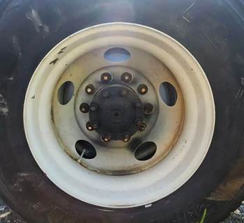 HUB PILOT NA Hub for a 2007 Freightliner COLUMBIA 120