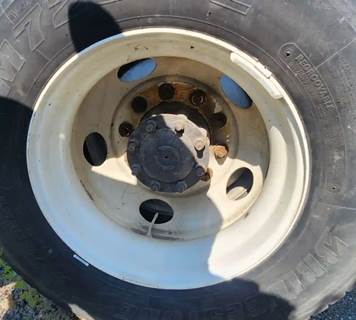 HUB PILOT NA Hub for a 2007 Freightliner COLUMBIA 120