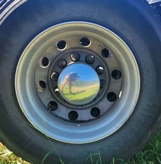 HUB PILOT NA Hub for a 2006 Freightliner COLUMBIA 120