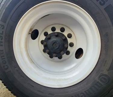 HUB PILOT NA Hub for a 2015 Freightliner Cascadia 113