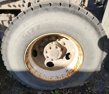 HUB PILOT NA Hub for a 2001 Volvo ACL Autocar