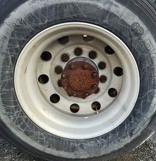 HUB PILOT NA Hub for a 2012 Peterbilt 587