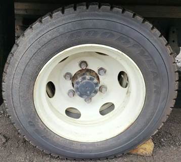 HUB PILOT NA Hub for a 2019 Isuzu NRR