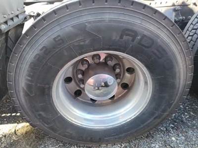 HUB PILOT NA Hub for a 2010 Freightliner COLUMBIA 120