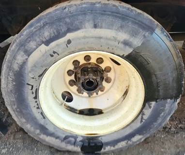 HUB PILOT NA Hub for a 2006 International 4300