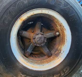 HUB PILOT NA Hub for a 1987 Chevrolet C60