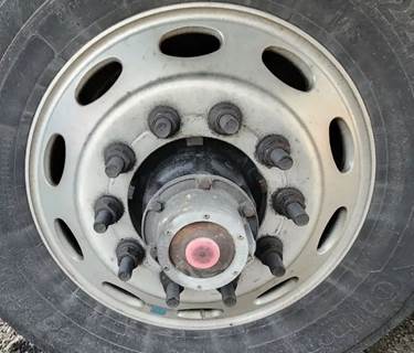 HUB PILOT NA Hub for a 2013 Peterbilt 386