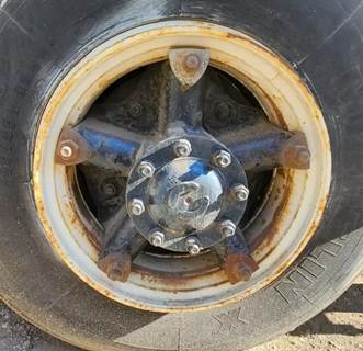 HUB PILOT NA Hub for a 1987 Ford LTS8000