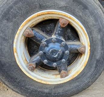 HUB PILOT NA Hub for a 1987 Ford LTS8000