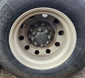 HUB PILOT NA Hub for a 2007 Volvo VNL