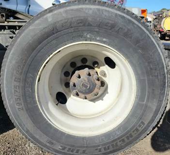 HUB PILOT NA Hub for a 2020 International LT625