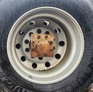 HUB PILOT NA Hub for a 2020 Freightliner Cascadia 126