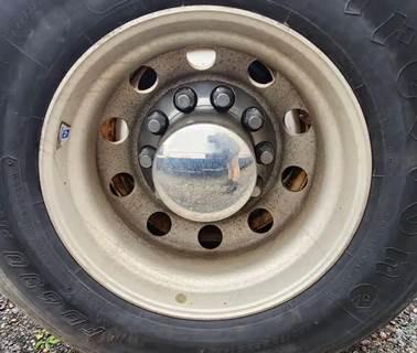 HUB PILOT NA Hub for a 2016 Mack CXU613