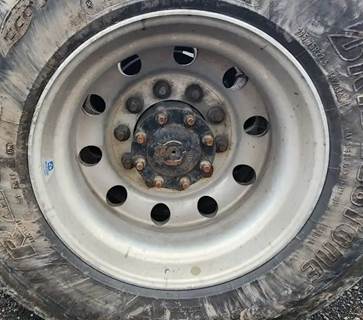 HUB PILOT NA Hub for a 2017 Volvo VNL