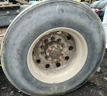 HUB PILOT NA Hub for a 2016 Mack CHU613