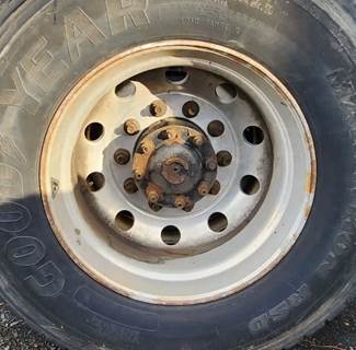 HUB PILOT NA Hub for a 2014 Freightliner Cascadia 113