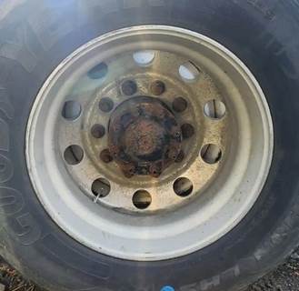 HUB PILOT NA Hub for a 2013 Freightliner Cascadia 113