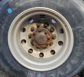 HUB PILOT NA Hub for a 2013 Freightliner Cascadia 113