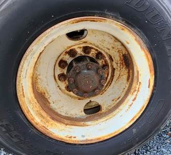 HUB PILOT NA Hub for a 1987 Kenworth T600