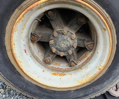 HUB PILOT NA Hub for a 2002 Mack CH613