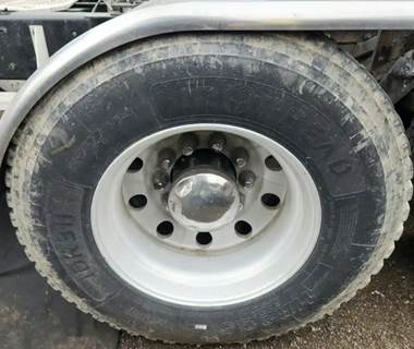 HUB PILOT NA Hub for a 2006 Kenworth T800