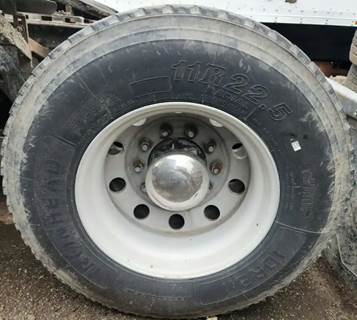 HUB PILOT NA Hub for a 2006 Kenworth T800