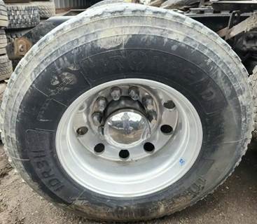 HUB PILOT NA Hub for a 2006 Kenworth T800