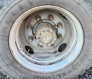 HUB PILOT NA Hub for a 2006 Hino 238