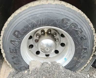 HUB PILOT NA Hub for a 2003 American Lafrance Eagle