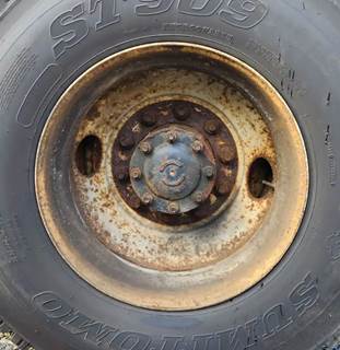 HUB PILOT NA Hub for a 2012 Freightliner M2 106