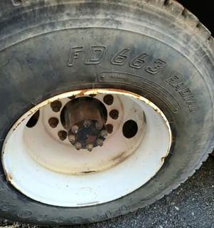 HUB PILOT NA Hub for a 2006 International 4400