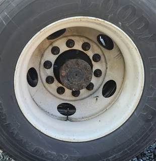 HUB PILOT NA Hub for a 2016 International DuraStar 4300