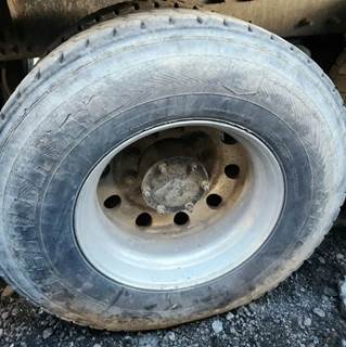 HUB PILOT NA Hub for a 2007 Mack 700