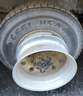 HUB PILOT NA Hub for a 2007 Mack 700