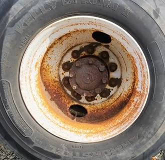 HUB PILOT NA Hub for a 2006 International 7300