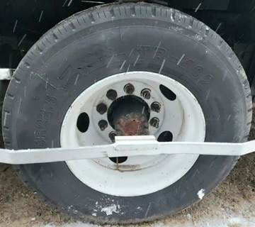 HUB PILOT NA Hub for a 1998 GMC C7500