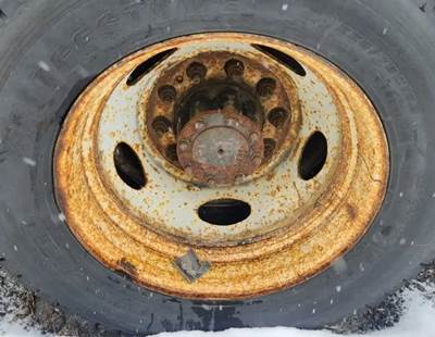 HUB PILOT NA Hub for a 2013 International TERRASTAR