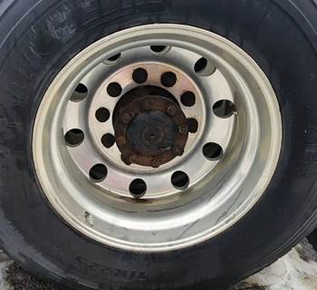 HUB PILOT NA Hub for a 2016 Western Star 4700