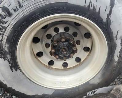 HUB PILOT NA Hub for a 2016 Freightliner Cascadia 125