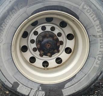 HUB PILOT NA Hub for a 2016 Freightliner Cascadia 125