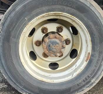 HUB PILOT NA Hub for a 2016 Hino 155